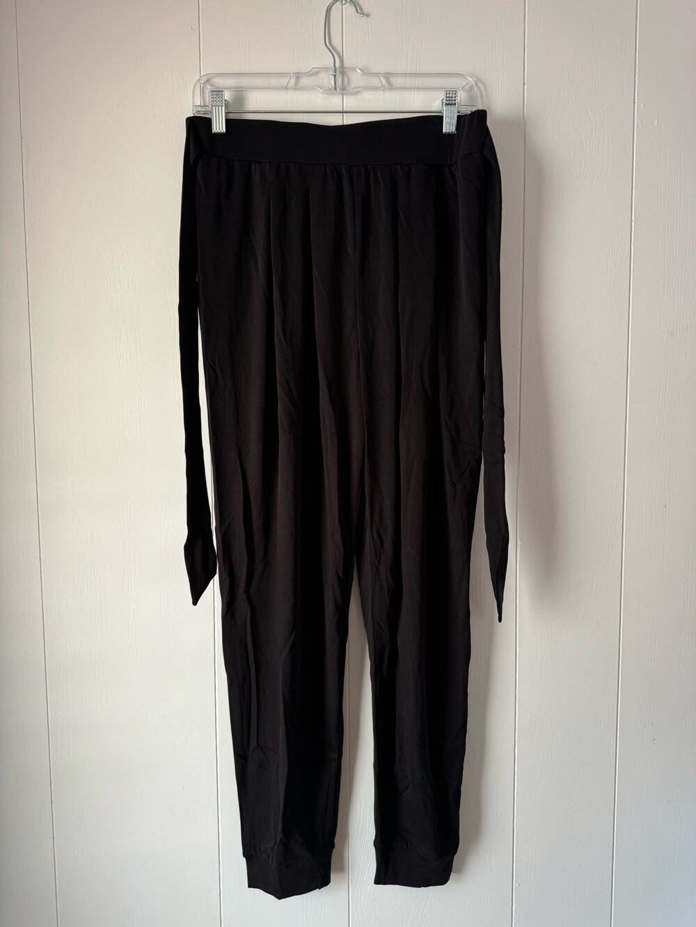 Women's Area Stars Pleated Black Pants Size L, NWT